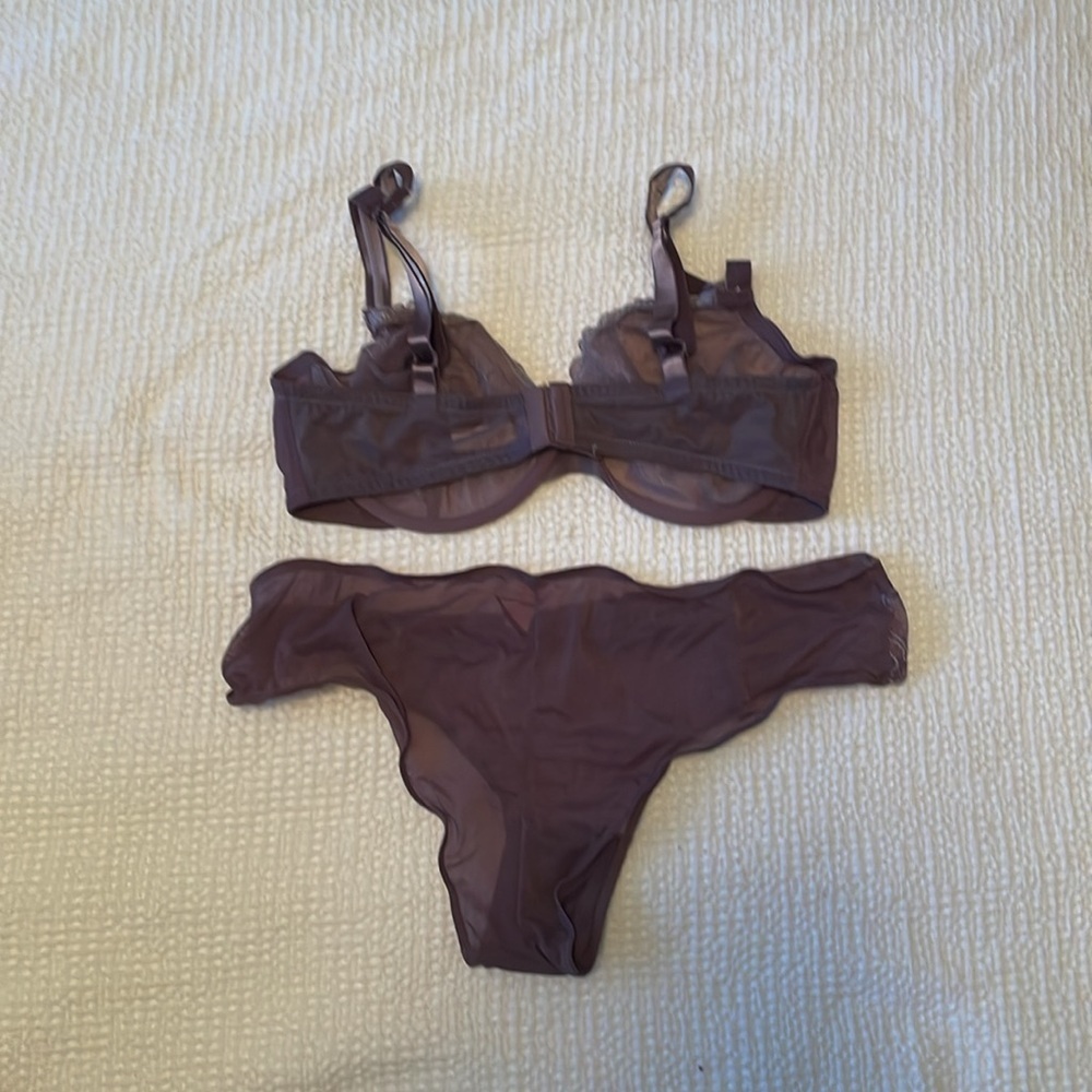 NWOT Victorias Secret Unlined Purple/Mauve Lace Bra & Panty set 38D/XL​​ - Picture 2 of 8